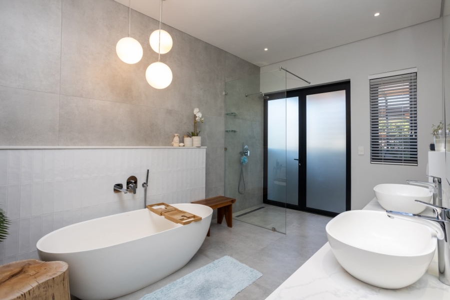 4 Bedroom Property for Sale in Val De Vie Estate Western Cape